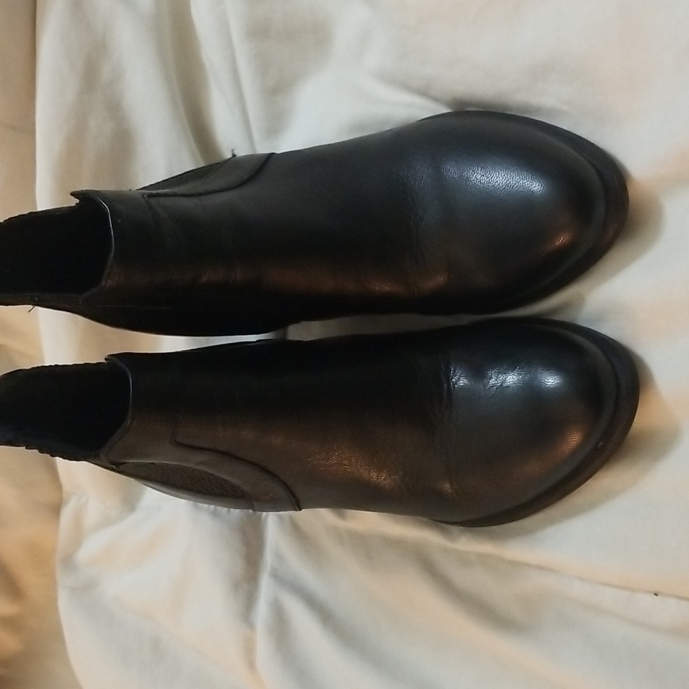 Ugg Black size 9 ankle boots